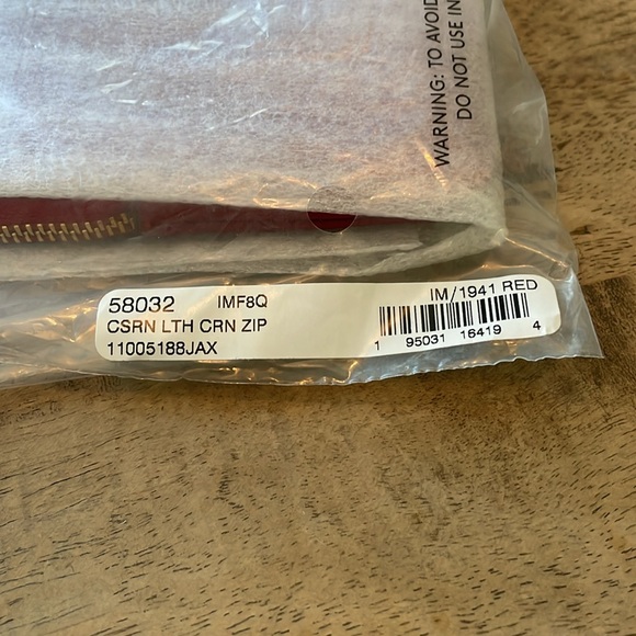 NWT Red Coach wristlet - Picture 7 of 9